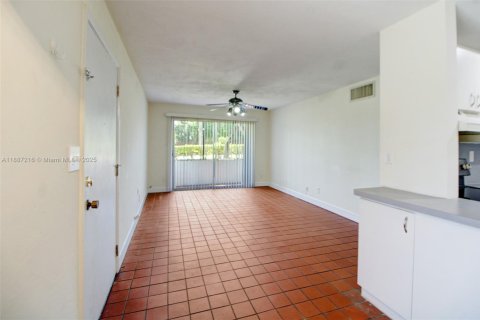 Condominio en venta en Palmetto Bay, Florida, 1 dormitorio, 52.03 m2 № 1942369 - foto 5