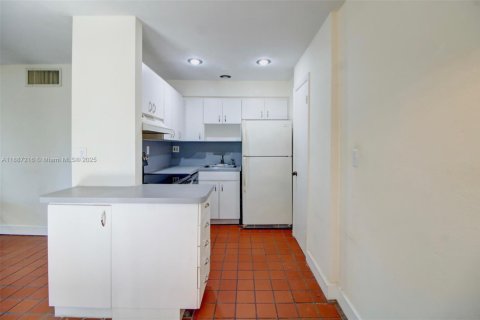 Condominio en venta en Palmetto Bay, Florida, 1 dormitorio, 52.03 m2 № 1942369 - foto 12