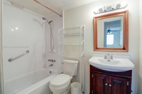 Condominio en venta en Palmetto Bay, Florida, 1 dormitorio, 52.03 m2 № 1942369 - foto 8