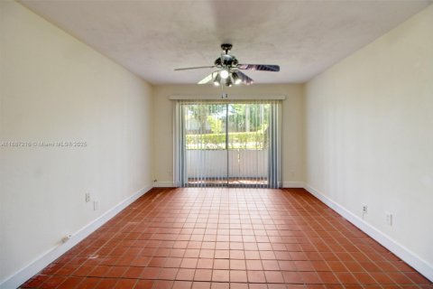 Condominio en venta en Palmetto Bay, Florida, 1 dormitorio, 52.03 m2 № 1942369 - foto 13