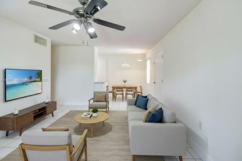 Condominio en venta en Palmetto Bay, Florida, 1 dormitorio, 52.03 m2 № 1942369 - foto 4