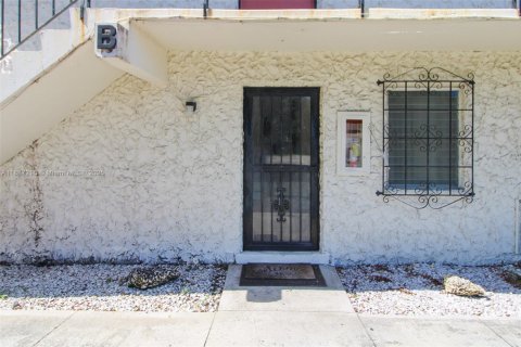 Condominio en venta en Palmetto Bay, Florida, 1 dormitorio, 52.03 m2 № 1942369 - foto 15