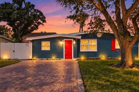 Casa en Pinellas Park, Florida 3 dormitorios, 138.42 m2 № 2369271
