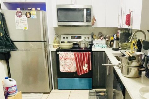 Купить кондоминиум в Майами, Флорида 1 спальня, 83.43м2, № 1811552 - фото 2