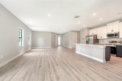 Villa ou maison à vendre à North Port, Floride: 4 chambres, 185.62 m2 № 2291042 - photo 12