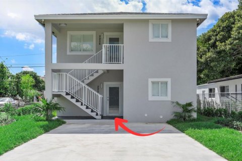 House in Miami, Florida 3 bedrooms, 139.35 sq.m. № 1947834 - photo 4
