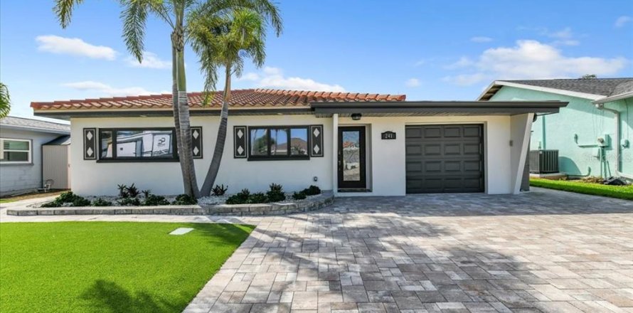 Casa en Redington Shores, Florida 2 dormitorios, 156.08 m2 № 1771663