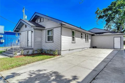 Immobilier commercial à vendre à Daytona Beach, Floride: 181.07 m2 № 1632360 - photo 1