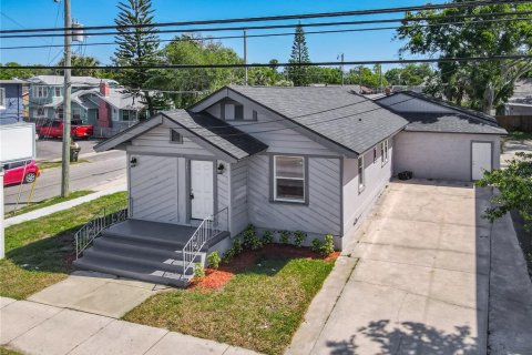 Immobilier commercial à vendre à Daytona Beach, Floride: 181.07 m2 № 1632360 - photo 2