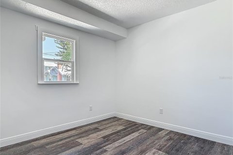 Immobilier commercial à vendre à Daytona Beach, Floride: 181.07 m2 № 1632360 - photo 13