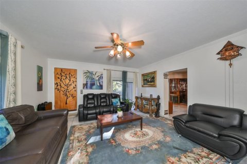 House in Tampa, Florida 3 bedrooms, 231.51 sq.m. № 1716878 - photo 11