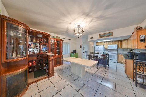 House in Tampa, Florida 3 bedrooms, 231.51 sq.m. № 1716878 - photo 15