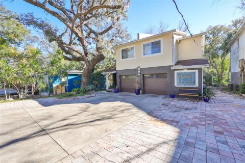 House in Tampa, Florida 3 bedrooms, 231.51 sq.m. № 1716878 - photo 4