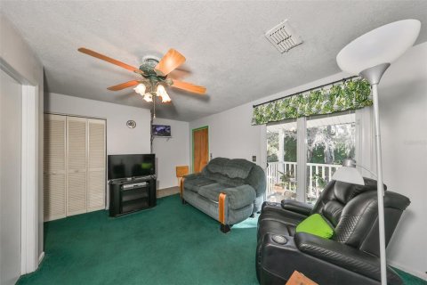 House in Tampa, Florida 3 bedrooms, 231.51 sq.m. № 1716878 - photo 30