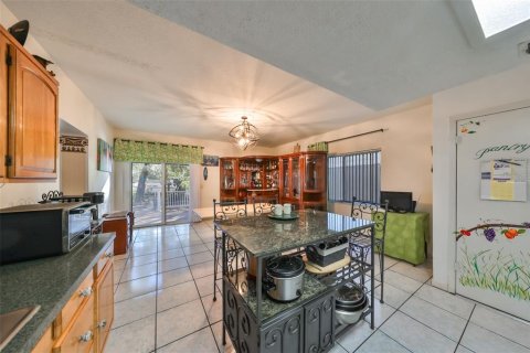 House in Tampa, Florida 3 bedrooms, 231.51 sq.m. № 1716878 - photo 18