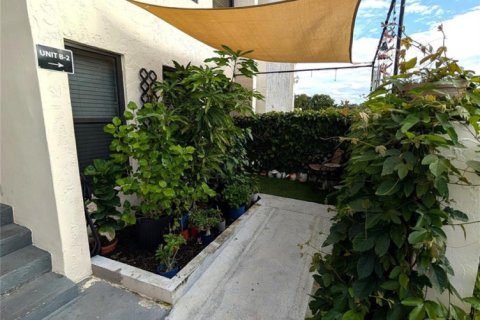 Condominio en Coral Springs, Florida, 3 dormitorios № 2169571