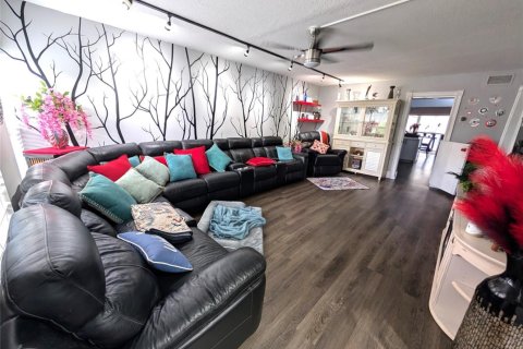 Condominio en venta en Coral Springs, Florida, 3 dormitorios, 145.86 m2 № 2169571 - foto 2