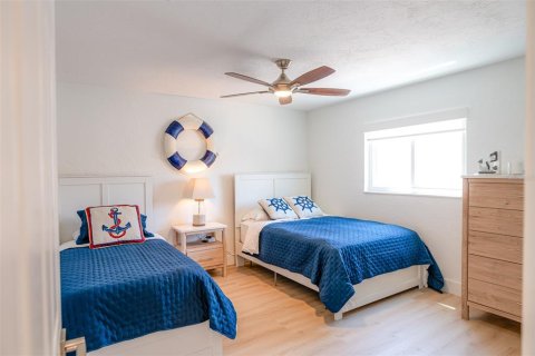 House in Saint Pete Beach, Florida 4 bedrooms, 236.81 sq.m. № 1907450 - photo 23