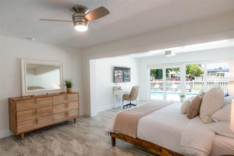 House in Saint Pete Beach, Florida 4 bedrooms, 236.81 sq.m. № 1907450 - photo 29