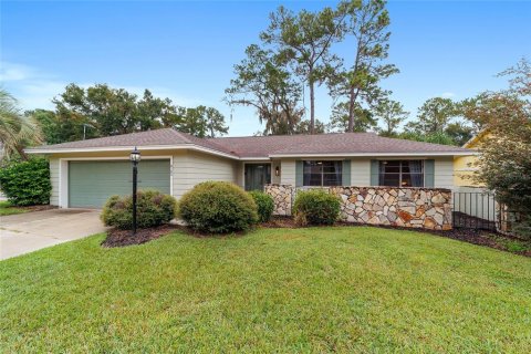 Villa ou maison à Ocala, Floride 3 chambres, 155.24 m2 № 2120360