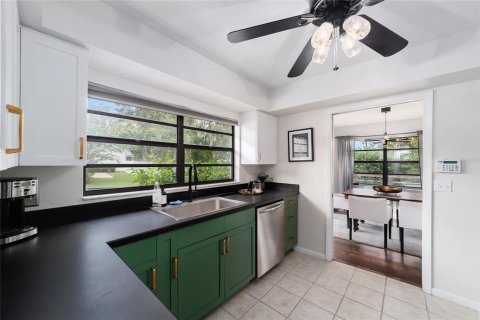 Villa ou maison à louer à Ocala, Floride: 3 chambres, 155.24 m2 № 2120360 - photo 14