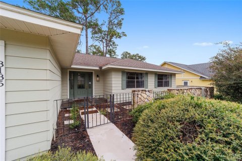 Villa ou maison à louer à Ocala, Floride: 3 chambres, 155.24 m2 № 2120360 - photo 3