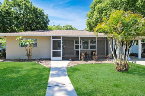 Villa ou maison à louer à Bradenton, Floride: 2 chambres, 105.07 m2 № 2298858 - photo 4