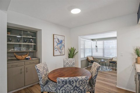 Villa ou maison à louer à Bradenton, Floride: 2 chambres, 105.07 m2 № 2298858 - photo 12