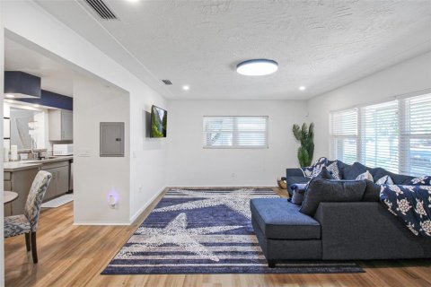 Villa ou maison à louer à Bradenton, Floride: 2 chambres, 105.07 m2 № 2298858 - photo 7