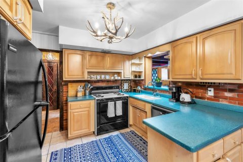 Casa en venta en Clearwater, Florida, 4 dormitorios, 239.97 m2 № 2198644 - foto 13