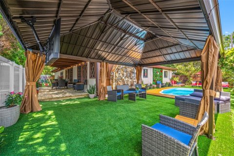 Casa en venta en Clearwater, Florida, 4 dormitorios, 239.97 m2 № 2198644 - foto 5
