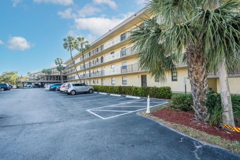 Copropriété à louer à Boca Raton, Floride: 1 chambre, 63.92 m2 № 1226752 - photo 1