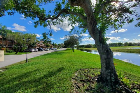 Townhouse in Davie, Florida 2 bedrooms, 123.19 sq.m. № 1692952 - photo 29