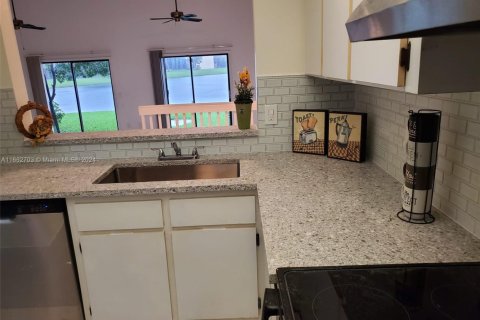 Townhouse in Davie, Florida 2 bedrooms, 123.19 sq.m. № 1692952 - photo 8
