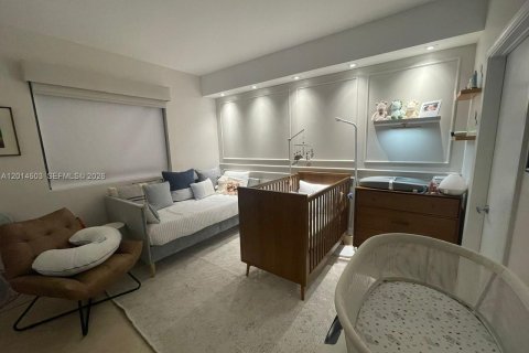 Condo in Miami, Florida, 2 bedrooms № 2076506 - photo 11