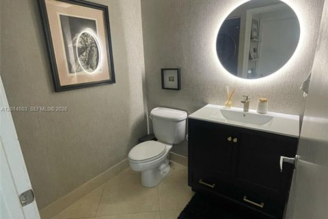 Condo in Miami, Florida, 2 bedrooms № 2076506 - photo 12