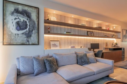 Condo in Miami, Florida, 2 bedrooms № 2076506 - photo 4