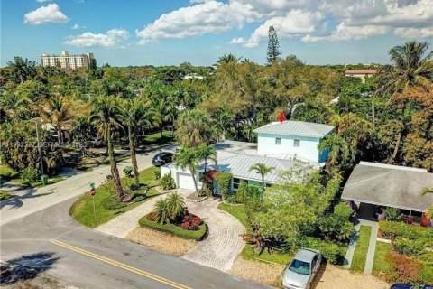 Casa en alquiler en Fort Lauderdale, Florida, 4 dormitorios, 217.11 m2 № 1990838 - foto 1