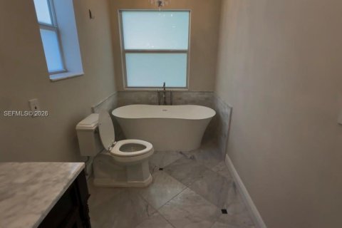 Villa ou maison à louer à Fort Lauderdale, Floride: 4 chambres, 217.11 m2 № 1990838 - photo 8