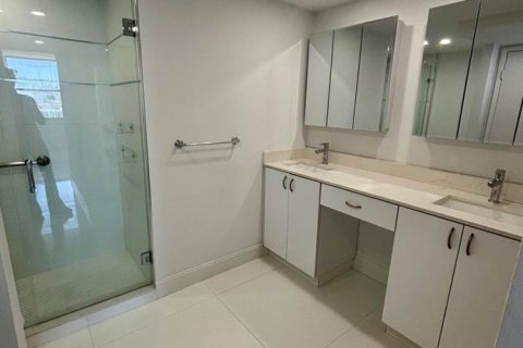 Copropriété à louer à Pompano Beach, Floride: 2 chambres, 92.9 m2 № 2171946 - photo 4