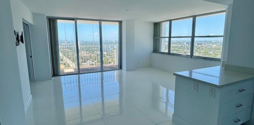 Condo à Pompano Beach, Floride, 2 chambres № 2171946