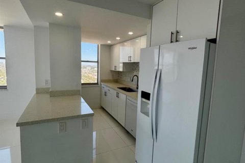 Copropriété à louer à Pompano Beach, Floride: 2 chambres, 92.9 m2 № 2171946 - photo 2
