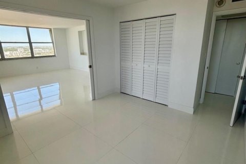 Copropriété à louer à Pompano Beach, Floride: 2 chambres, 92.9 m2 № 2171946 - photo 10