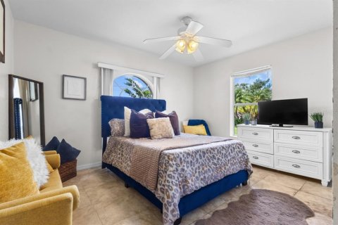 Casa en venta en Poinciana, Florida, 4 dormitorios, 299.52 m2 № 1802268 - foto 5