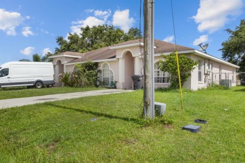 Casa en venta en Poinciana, Florida, 4 dormitorios, 299.52 m2 № 1802268 - foto 2