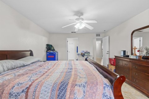Casa en venta en Poinciana, Florida, 4 dormitorios, 299.52 m2 № 1802268 - foto 8
