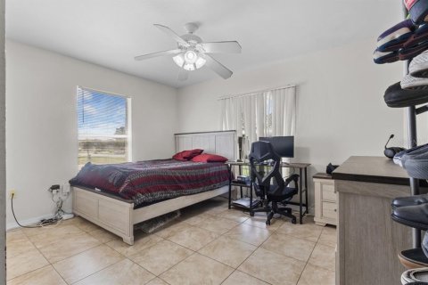 Casa en venta en Poinciana, Florida, 4 dormitorios, 299.52 m2 № 1802268 - foto 13