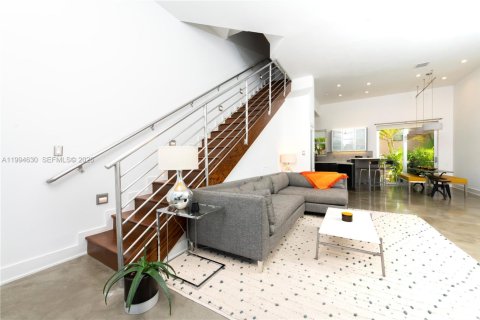 Touwnhouse à vendre à Miami Beach, Floride: 3 chambres, 146.23 m2 № 2056344 - photo 9