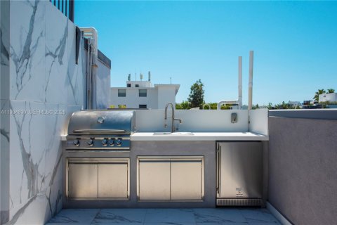 Touwnhouse à vendre à Miami Beach, Floride: 3 chambres, 146.23 m2 № 2056344 - photo 16