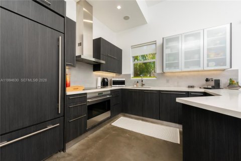 Touwnhouse à vendre à Miami Beach, Floride: 3 chambres, 146.23 m2 № 2056344 - photo 5